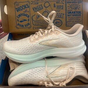 Brooks Hyperion Sneakers